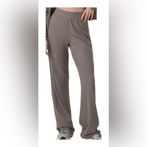 Vuori Pose Pant in Chia Medium Ribbed Like New